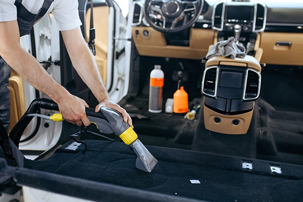 TLackiererei Heilbronm extil- und Stoffreparatur bei Doctor Car Heilbronn – Perfekte Wiederherstellung von Sitzen und Verkleidungen.
